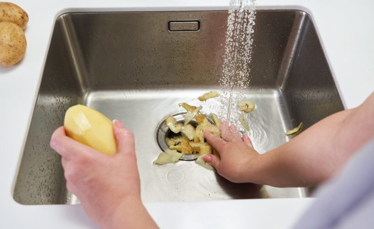 Read more about the article Tips for Keeping Your Garbage Disposal Running Properly