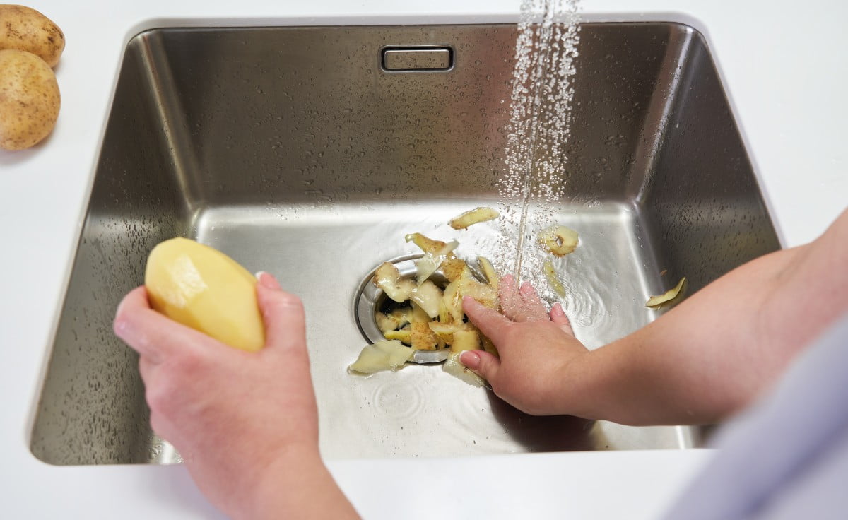 Read more about the article Tips for Keeping Your Garbage Disposal Running Properly