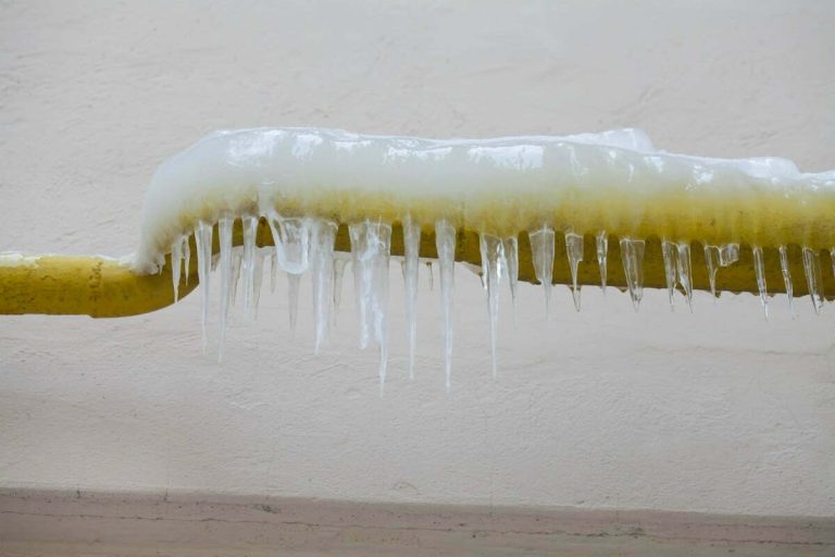 Read more about the article Tips for Preventing Your Pipes from Freezing