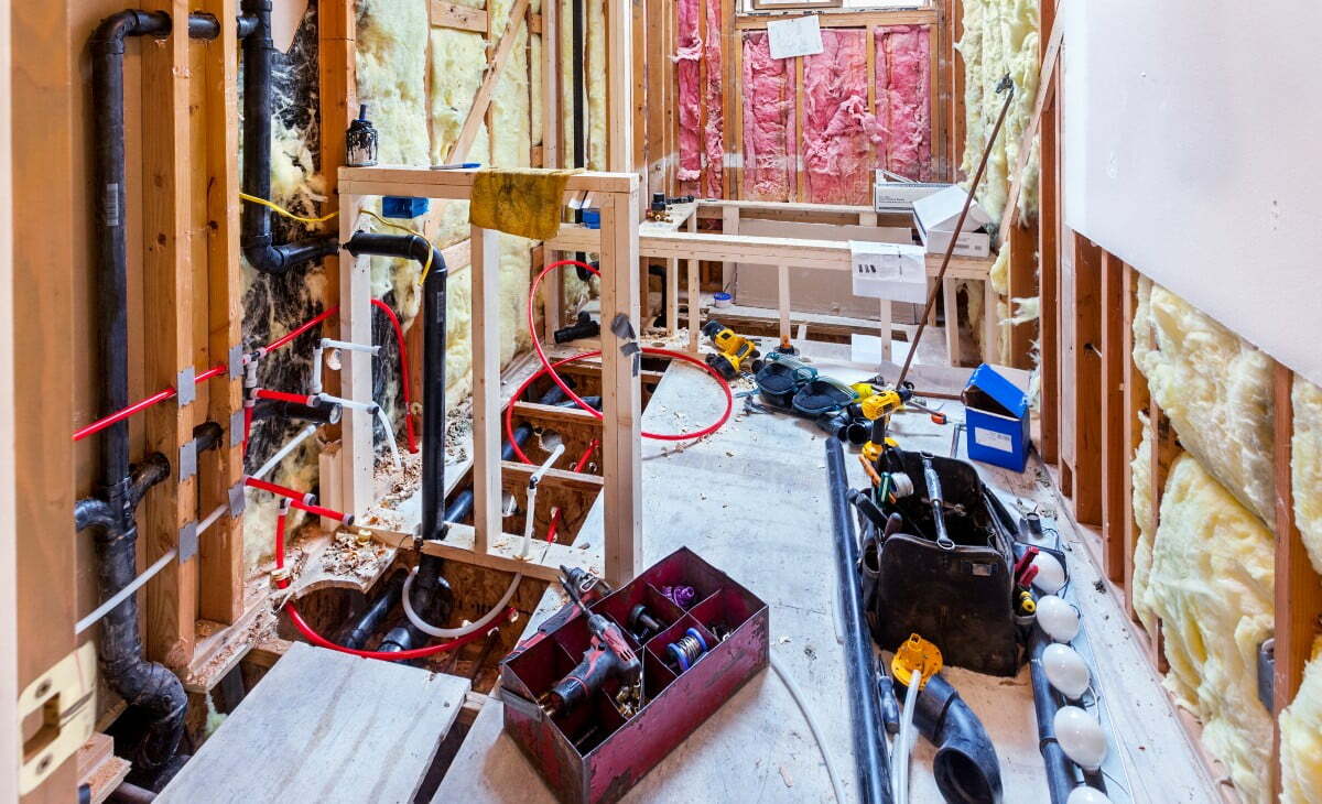 Read more about the article Working on a Home Remodeling Project? Here’s Why You Need a Plumber’s Help for New Plumbing Fixtures